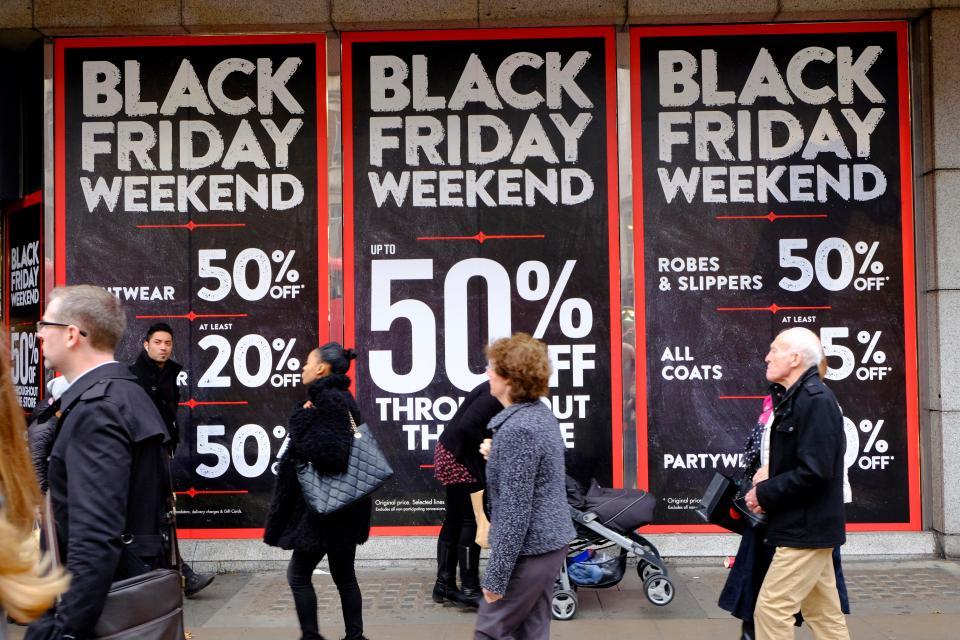 Sự thật Black Friday: Giảm giá sập sàn, vét túi khách hàng ăn lãi ngàn tỷ