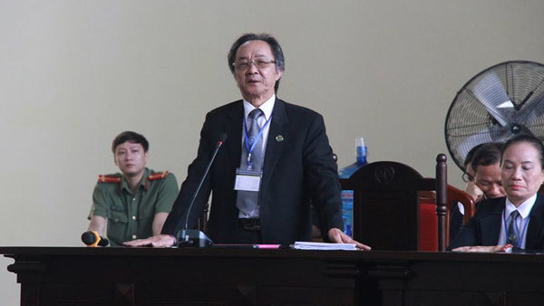 Luật sư định đọc thơ tặng Phan Văn Vĩnh, chủ tọa ngăn lại