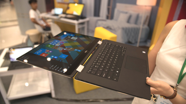Trên tay Dell XPS 15 9575 siêu mỏng: Màn hình xoay 360 độ, giá 63 triệu đồng
