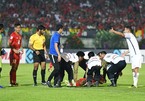 Coach Hang This is the referee's bid when Vietnam's national team lost the goal "width =" 145 "height =" 101