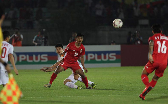 AFF Cup 2018 căng như dây đàn, tuyển Việt Nam 'sáng' nhất