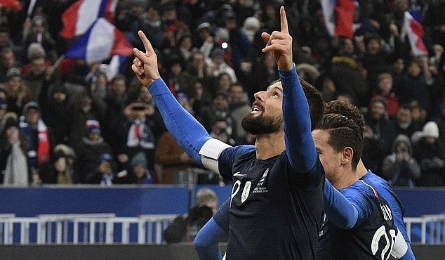 Giroud giúp Pháp đánh bại Uruguay