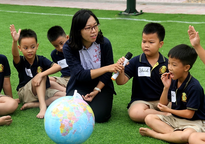 Nhập vai giáo viên, phụ huynh chia sẻ áp lực đứng lớp