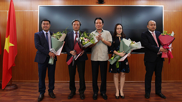 Trao quyết định bổ nhiệm 4 Phó tổng biên tập báo VietNamNet