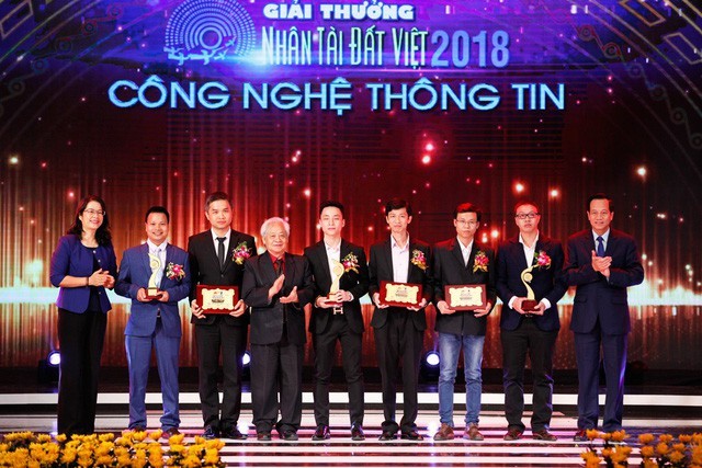 FastGo dành toàn bộ tiền thưởng cuộc thi Nhân tài Đất Việt tặng học bổng