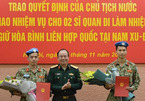 Trao quyết định của Chủ tịch nước cho 2 sĩ quan quân đội