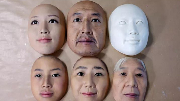Kỳ dị những chiếc mặt nạ giúp thử khả năng mở khóa bằng khuôn mặt