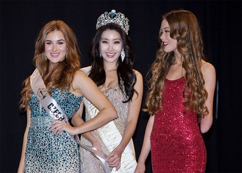 Người đẹp khuyết tật gây ấn tượng mạnh tại Miss Supranational
