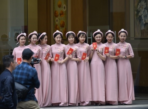 Á hậu Thanh Tú, Thanh Tú, Thanh Tú ăn hỏi, Lễ ăn hỏi Á hậu Thanh Tú, Ngọc Hân, Đỗ Mỹ Linh