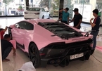 Lamborghini Huracan 'khoác áo hồng' nữ tính của đại gia Bạc Liêu