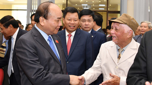 Hình ảnh Thủ tướng tiếp xúc cử tri quận Lê Chân, Hải Phòng