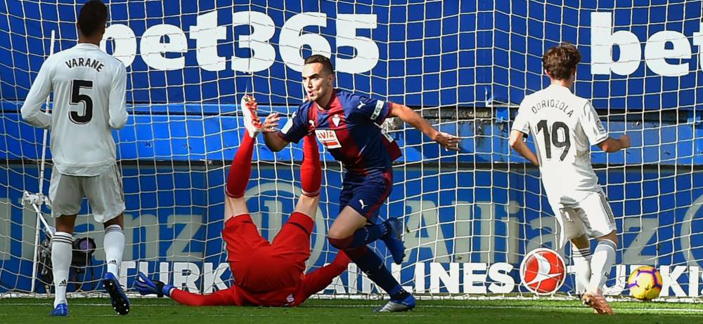 Courtois xuất thần, Real vẫn thua hổ thẹn Eibar