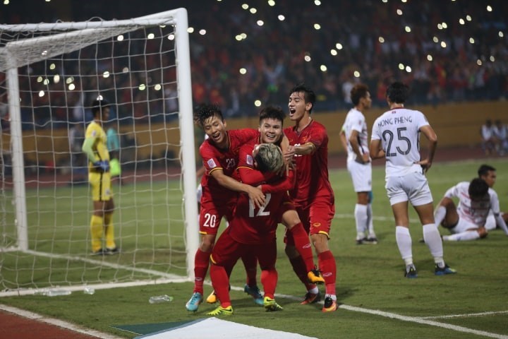 Giành vé bán kết, tuyển Việt Nam lập thành tích thú vị AFF Cup