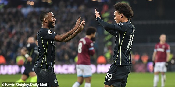 Hủy diệt West Ham, Man City giữ vững ngôi đầu