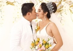 Hoa hậu Đại dương Đặng Thu Thảo liên tục hôn chồng trong lễ cưới