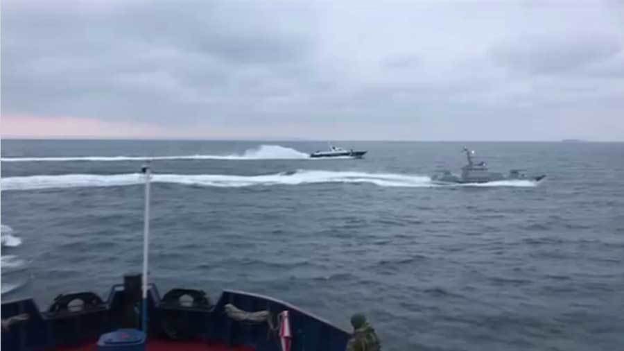 Xem tàu chiến Nga rượt đuổi, tấn công tàu Ukraina