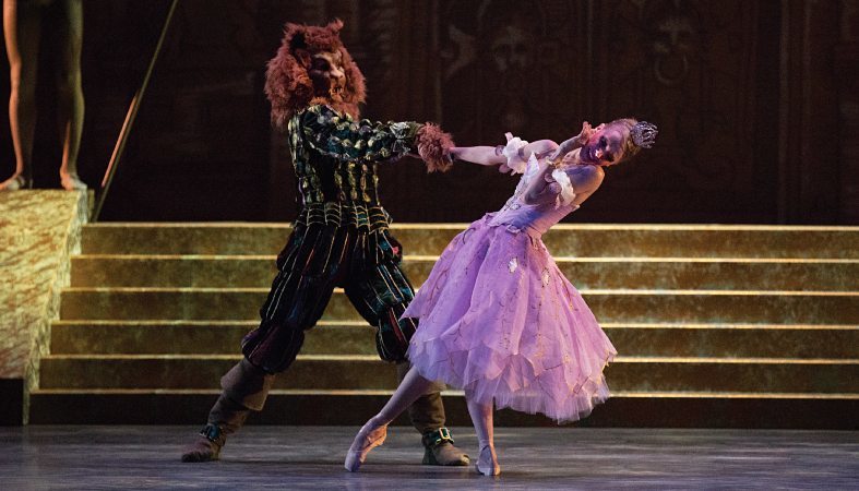 130 vũ công tham gia vở vũ kịch 'Người đẹp ngủ trong rừng'