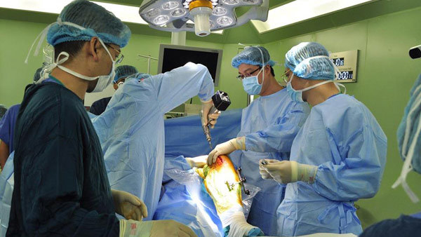 Ứng dụng robot vào phẫu thuật: Đột phá của ngành y