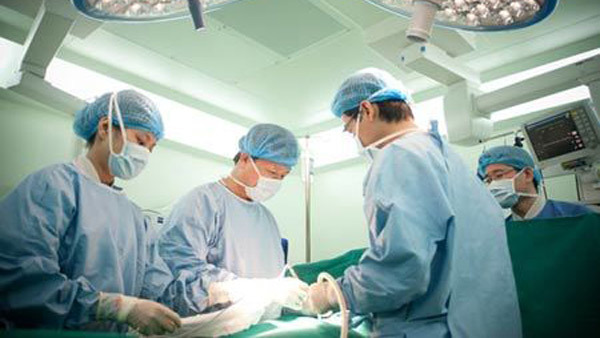 Hàng trăm bác sĩ nước ngoài đến Việt Nam học mổ nội soi