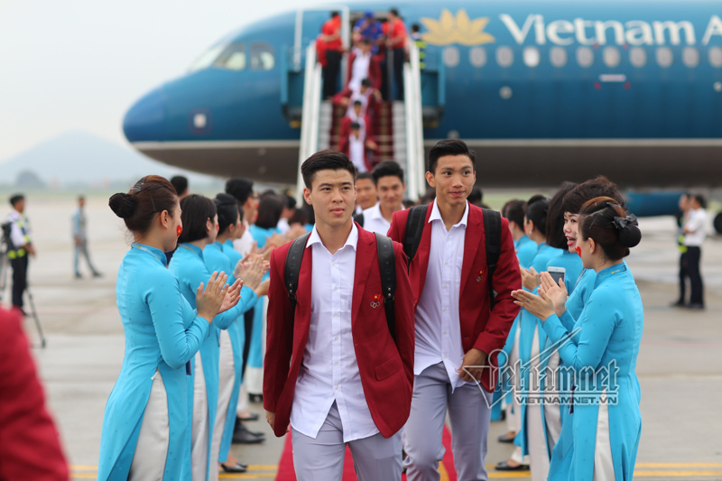 Vietnam Airlines phục vụ chuyến bay riêng cổ vũ đội tuyển Việt Nam