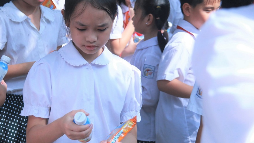 Học sinh Hà Nội bắt đầu uống Sữa học đường từ ngày 1/1/2019