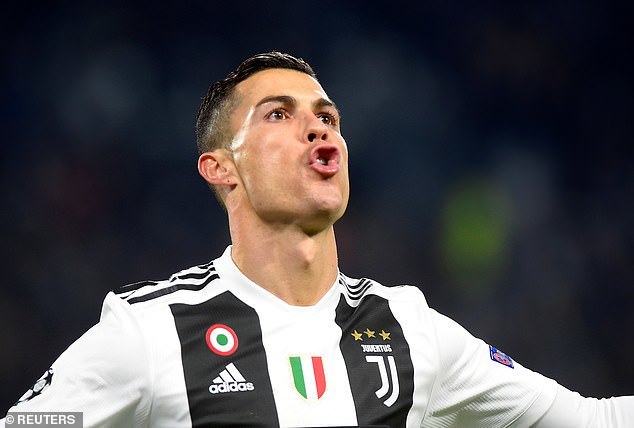 Ronaldo kiến tạo, Juventus sớm có vé vào vòng 1/8