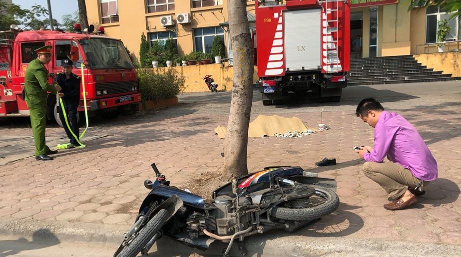 Hà Nội: Xe cứu hỏa va chạm xe máy, người đàn ông chết thảm