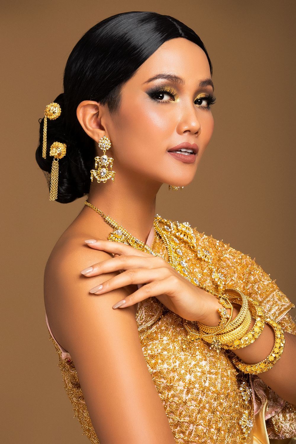 Hoa hậu Hoàn vũ 2018, Miss Universe 2018, Miss Universe, Hoa hậu H'Hen Niê, H'Hen Niê