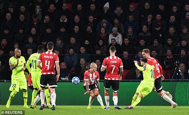 Messi ghi tuyệt phẩm, Barca vào vòng 1/8 với ngôi đầu