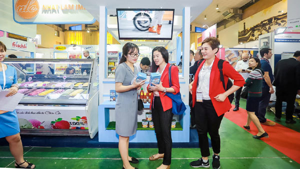 Các sản phẩm sữa cao cấp tại Food & Hotel 2018