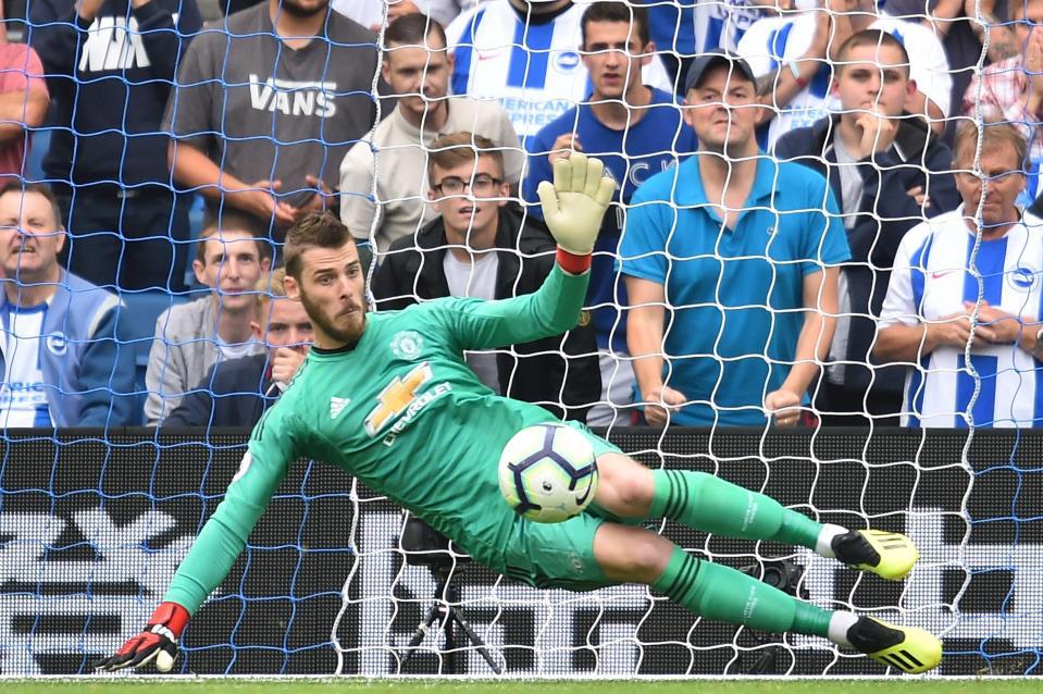 Hai lý do De Gea đặt bút ký MU, Real đánh cắp sao trẻ Man City