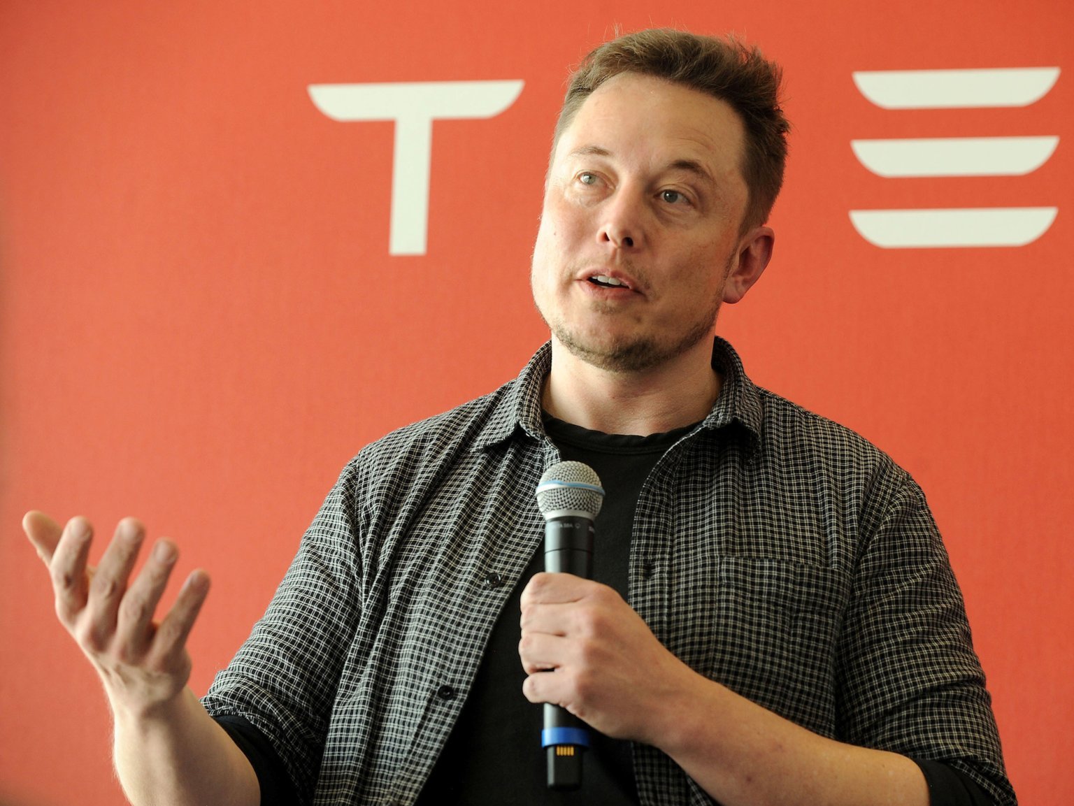 Elon Musk: “Muốn thay đổi thế giới phải làm việc 80 giờ mỗi tuần”