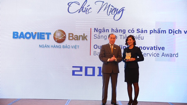 BAOVIET Bank nhận giải thưởng do IDG trao tặng