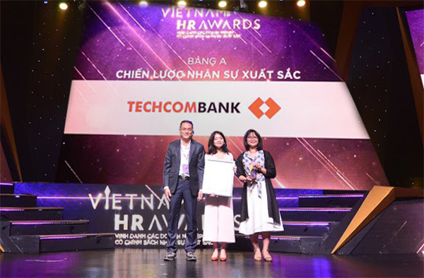 Techcombank thắng lớn tại Vietnam HR Awards 2018