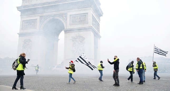 Thế giới 24h: Bạo lực bao trùm Paris