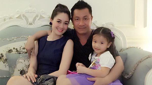 Hoa hậu Đàm Lưu Ly nghỉ làm tiếp viên hàng không để sinh con