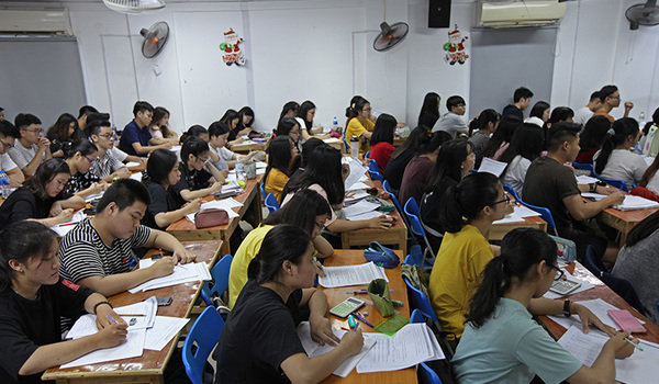 Thu nhập giáo viên dạy thêm: Có người 9 con số
