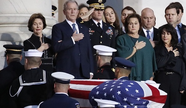 Hình ảnh lễ viếng Bush 'cha' trong điện Capitol