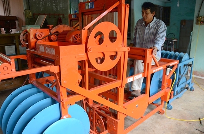 Nông dân lớp 7 chế máy tự động, hàng Nhật cũng chào thua