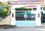 Thầy giáo bị phụ huynh mắng te tát vì cái quần: "Tôi rất sốc"