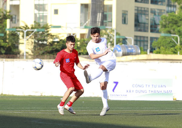 THPT Trương Định vô địch bóng đá tranh Cup Number 1 Active