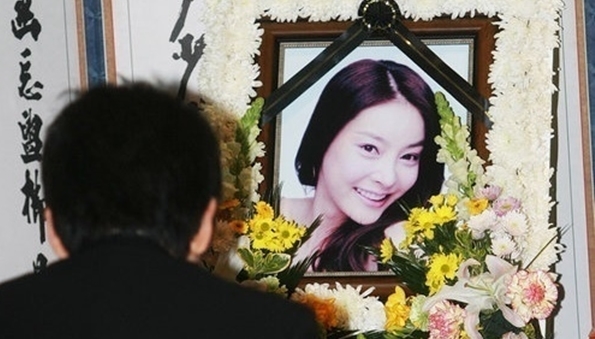 Cựu bộ trưởng Tư pháp Hàn bị nghi dính líu tới 'bê bối tình dục Jang Ja Yeon'