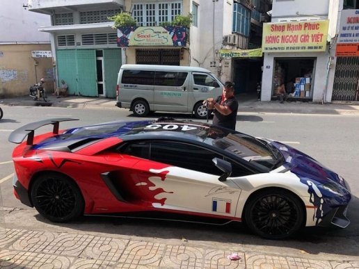 Minh Nhựa ‘tiễn’ Lamborghini Aventador SV dọn đường ‘rước’ siêu SUV Urus?