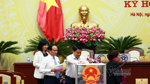 Giám đốc Sở GD-ĐT Hà Nội nằm trong top phiếu tín nhiệm thấp nhất