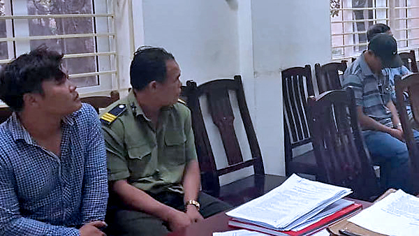 Bắt bảo vệ VFF tuồn vé mời cho phe vé trận Việt Nam vs Philippines