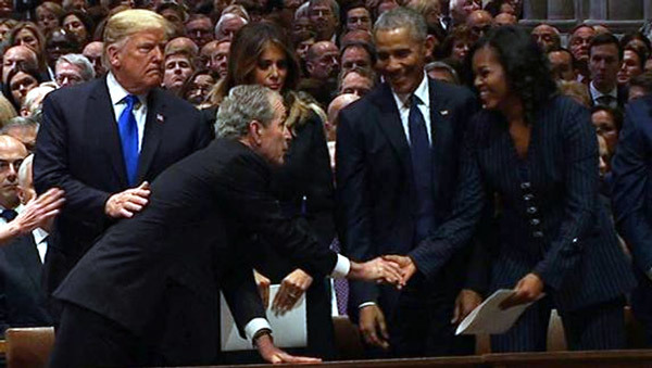 Cử chỉ thân thương của Bush