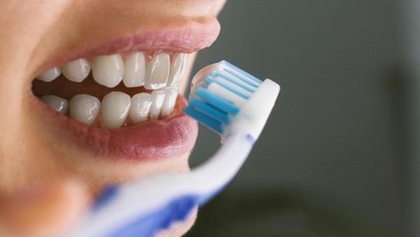 90% người Việt mắc bệnh răng miệng chỉ vì 10 thói quen khó bỏ này