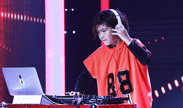 DJ 8 tuổi gây sốt Biệt tài tí hon với màn biểu diễn điêu luyện
