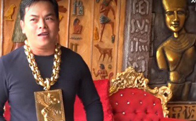 Tận mắt cơ ngơi dát vàng của đại gia đeo 13kg vàng cổ vũ tuyển Việt Nam