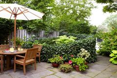 Tờ hóa đơn hé lộ bí mật khủng khiếp của chồng